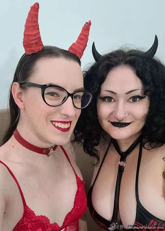 Stephie Scarlet — Stephie Scarlet — 34 fotos — OnlyFans Photos