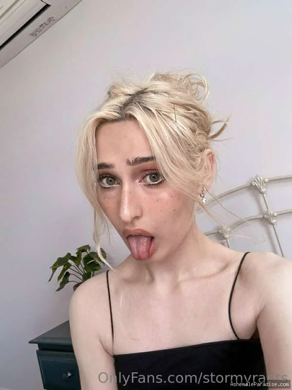 Storm — Storm — 35 fotos — OnlyFans Photos