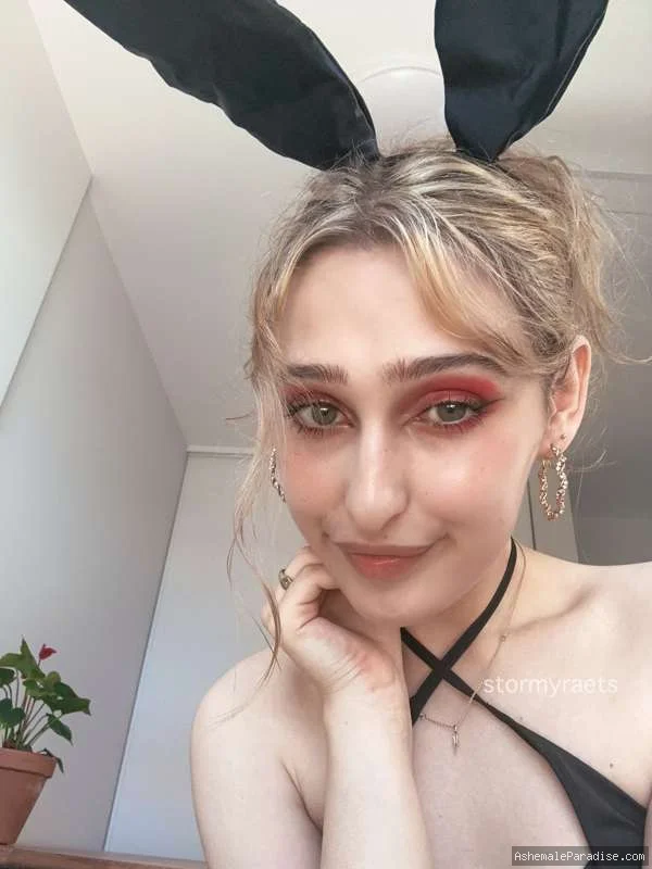 Storm — Storm — 35 fotos — OnlyFans Photos