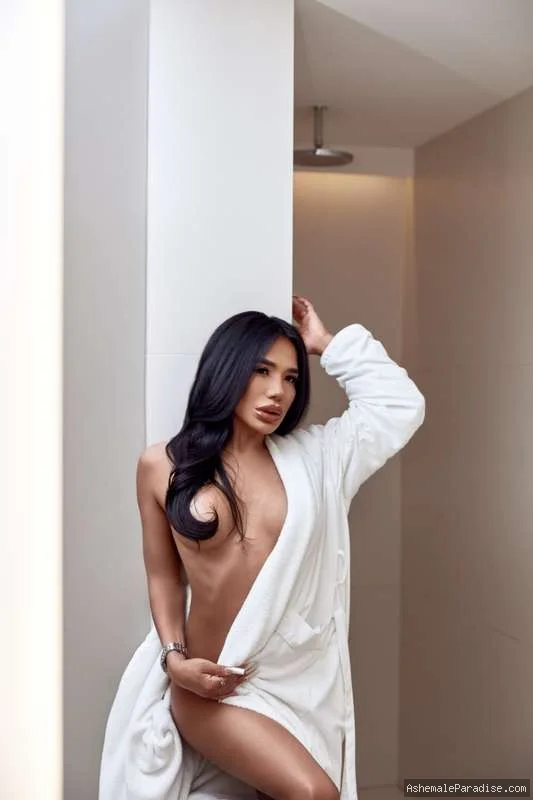 Supreme North — Supreme North — 35 fotos — OnlyFans Photos