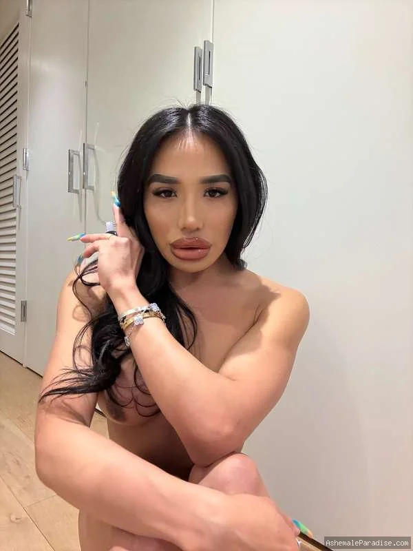 Supreme North — Supreme North — 35 fotos — OnlyFans Photos