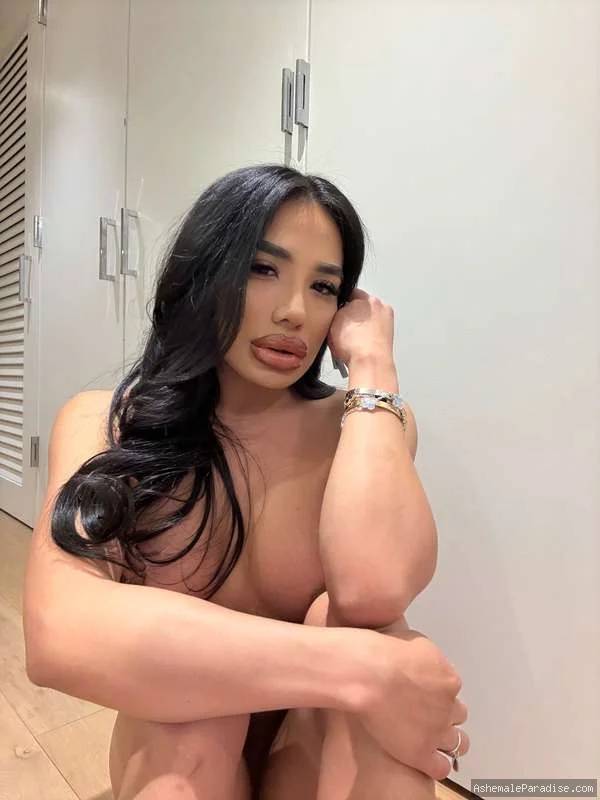 Supreme North — Supreme North — 35 fotos — OnlyFans Photos
