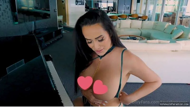 Tayla — 78 fotos