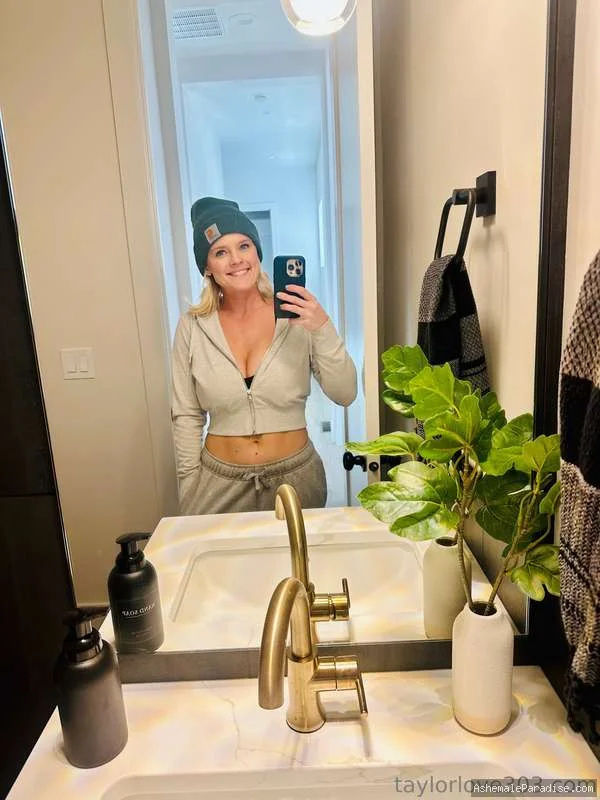 Taylor L — Taylor L — 36 fotos — OnlyFans Photos