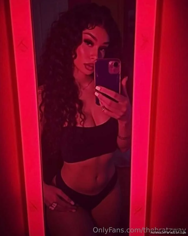 thebratwayy — thebratwayy — 29 fotos — OnlyFans Photos