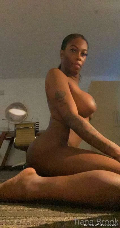 Tiana Brook — Tiana Brook — 17 fotos — OnlyFans Photos