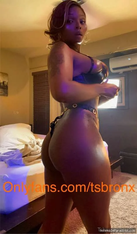 Ts Bronx — Ts Bronx — 28 fotos — OnlyFans Photos