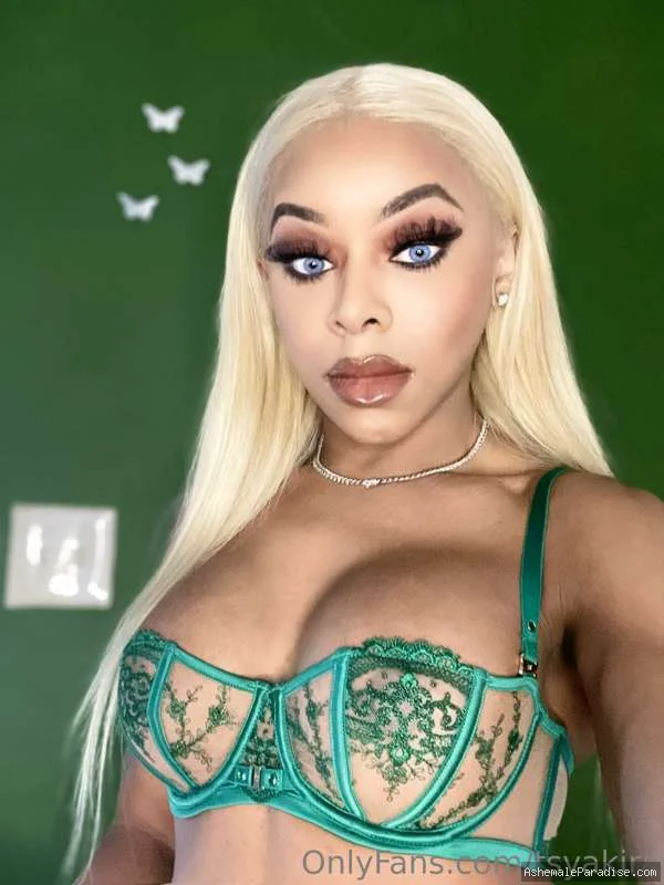 TS Yakira — TS Yakira — 34 fotos — OnlyFans Photos