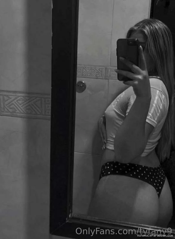 Tyffany Aryatney — Tyffany Aryatney — 22 fotos — OnlyFans Photos