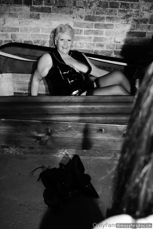 Ukjoolz and Friends — Ukjoolz and Friends — 33 fotos — OnlyFans Photos