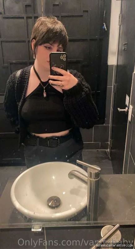 Vanity — Vanity — 33 fotos — OnlyFans Photos