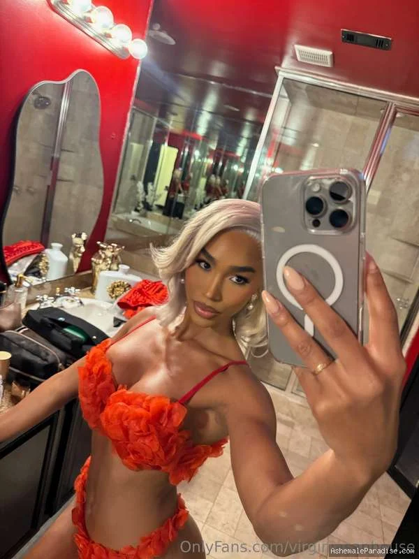 Vee Baby — Vee Baby — 29 fotos — OnlyFans Photos