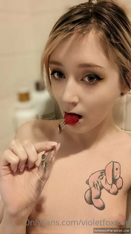 Violet Foxx — Violet Foxx — 34 fotos — OnlyFans Photos