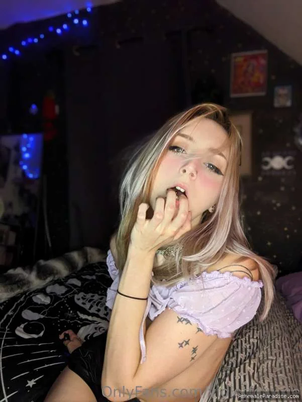 Violet Foxx — Violet Foxx — 34 fotos — OnlyFans Photos