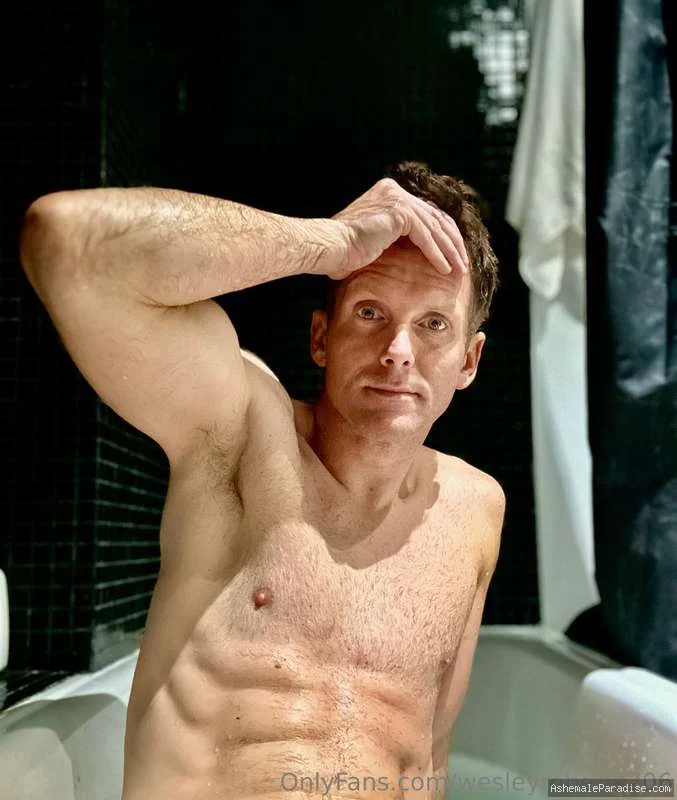 Wesley — Wesley — 35 fotos — OnlyFans Photos