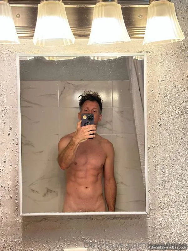 Wesley — Wesley — 35 fotos — OnlyFans Photos