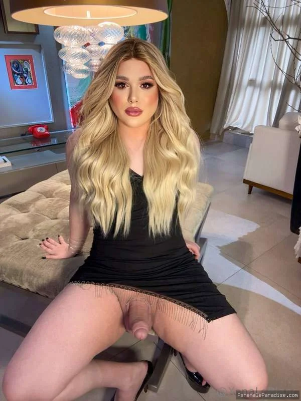 Xena LeBlanc — Xena LeBlanc — 32 fotos — OnlyFans Photos