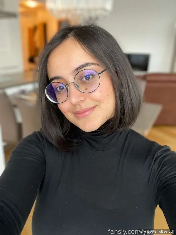 Yasmeen Ali — 62 fotos