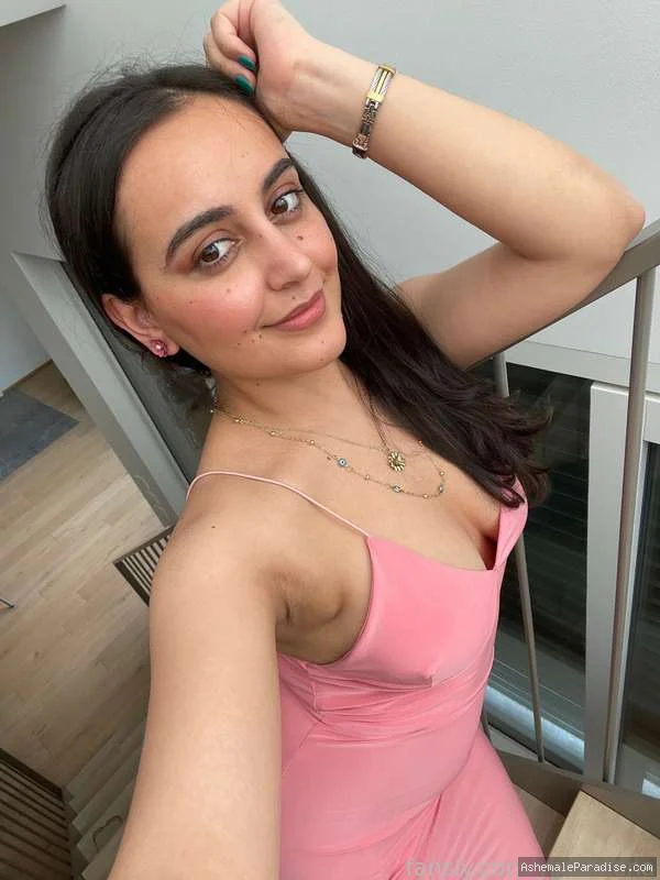 Yasmeen Ali — 62 fotos